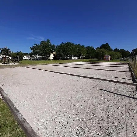 Tipi Les P'tites Maisons Dans La Prairie Campsite Sallertaine