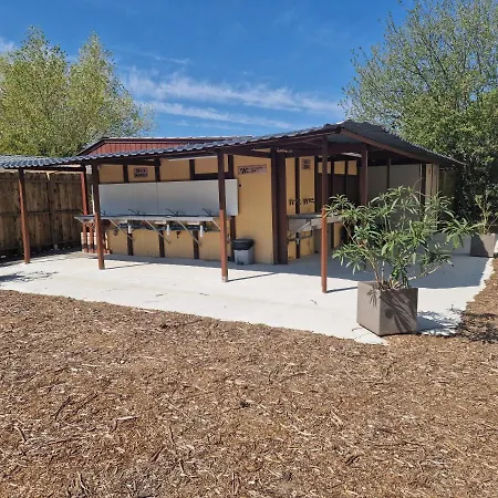Tipi Les P'tites Maisons Dans La Prairie Campsite