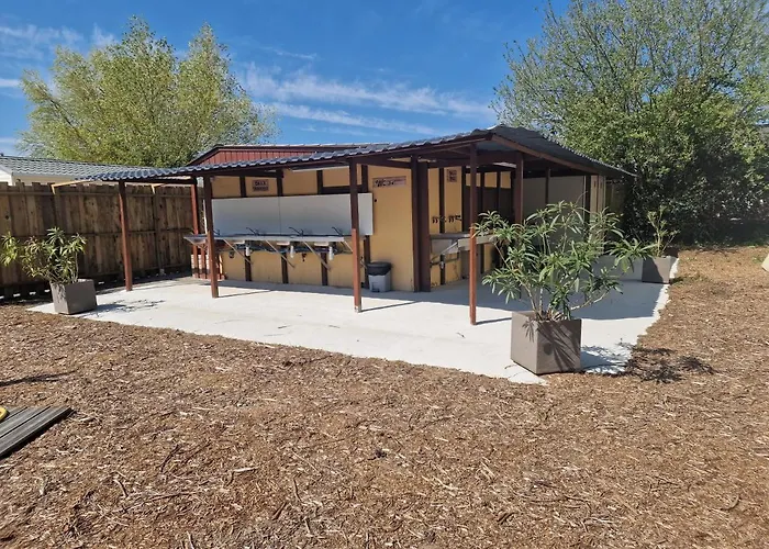 Tipi Les P'tites Maisons Dans La Prairie Camping