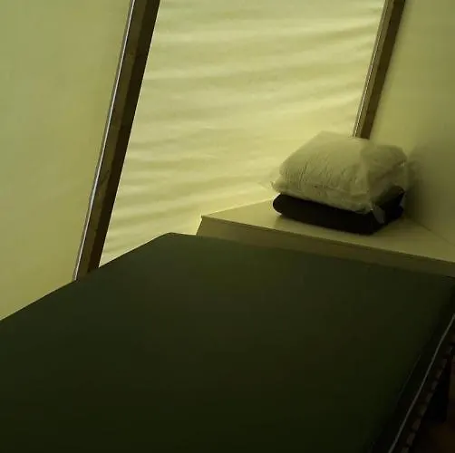 Tipi Les P'tites Maisons Dans La Prairie Camping